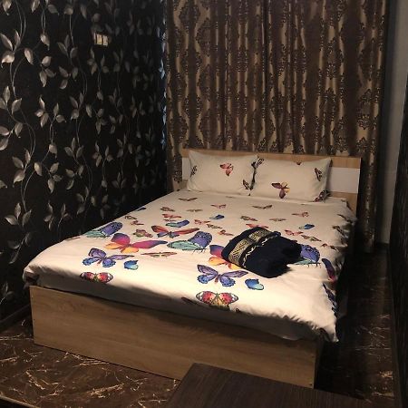 Luxury Apartment for rest on Nauki Avenue Kharkiv Extérieur photo