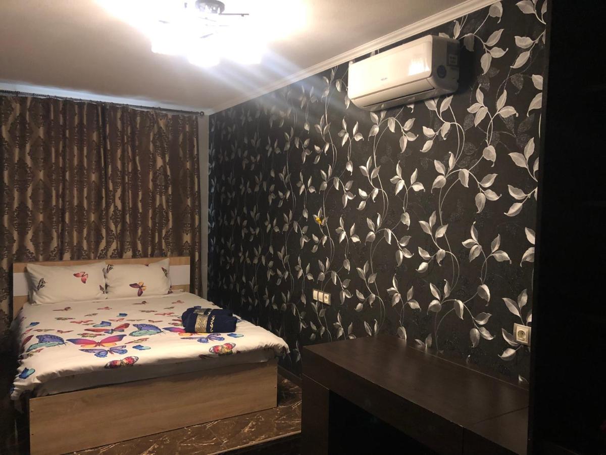 Luxury Apartment for rest on Nauki Avenue Kharkiv Extérieur photo